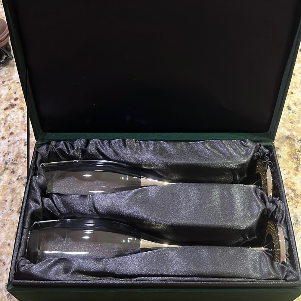 Diamond Toasting Flutes